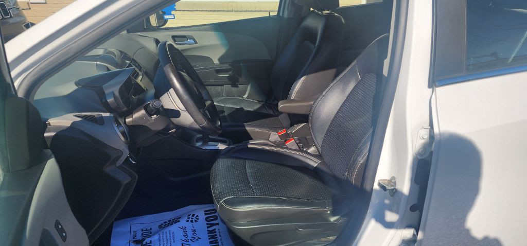 2016 Chevrolet Sonic Image 10