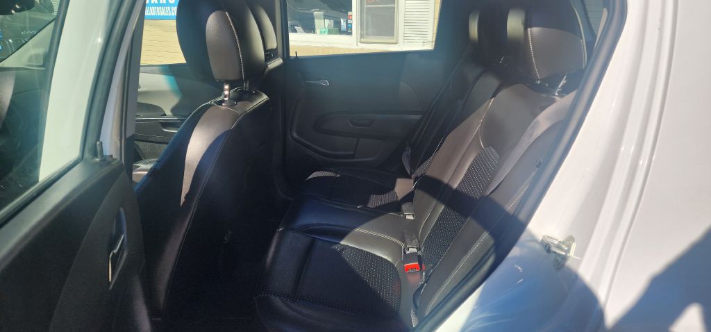 2016 Chevrolet Sonic Image 11