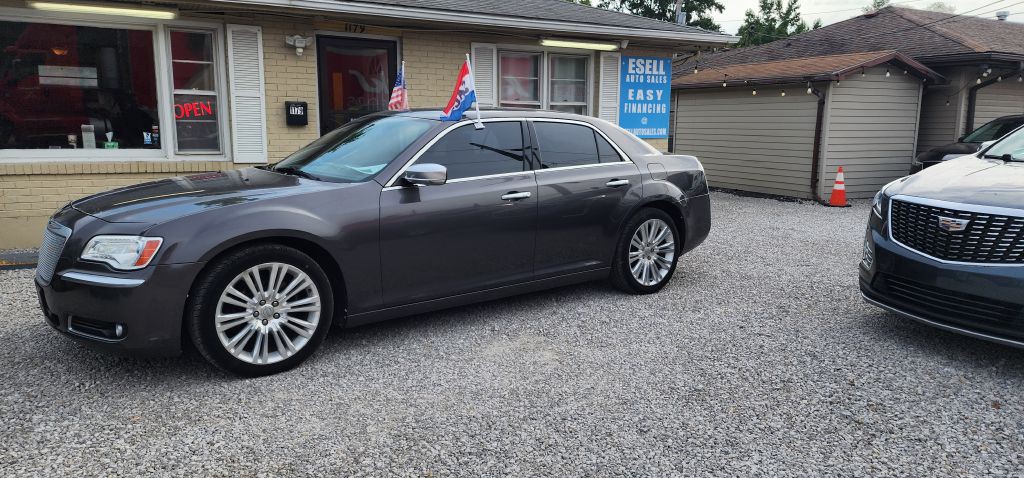 2013 Chrysler 300 Image 6