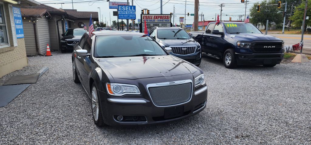 2013 Chrysler 300 Image 8
