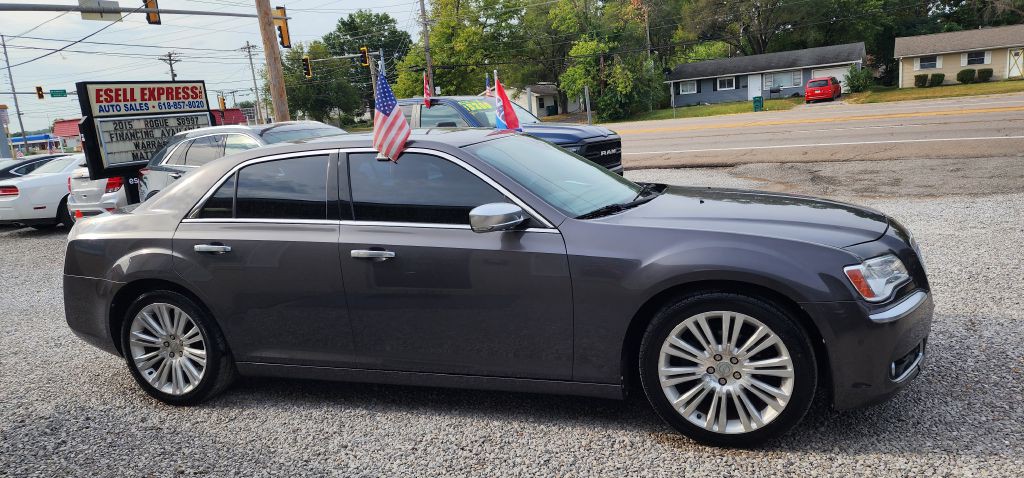 2013 Chrysler 300 Image 10