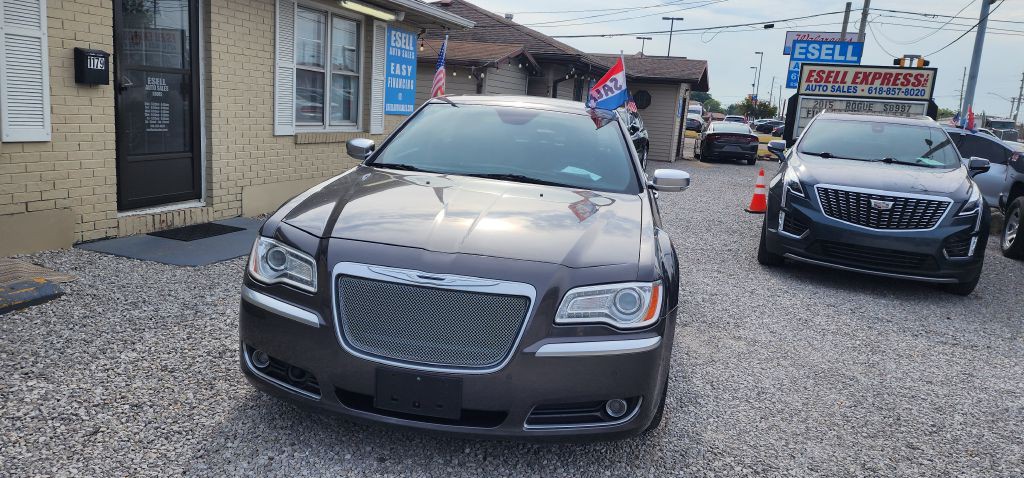 2013 Chrysler 300 Image 11