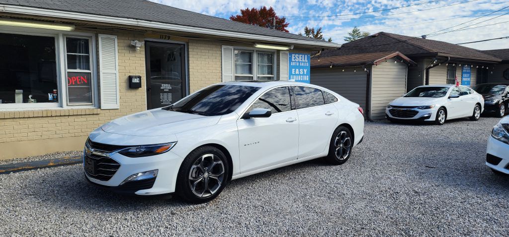 2021 Chevrolet Malibu Image 1