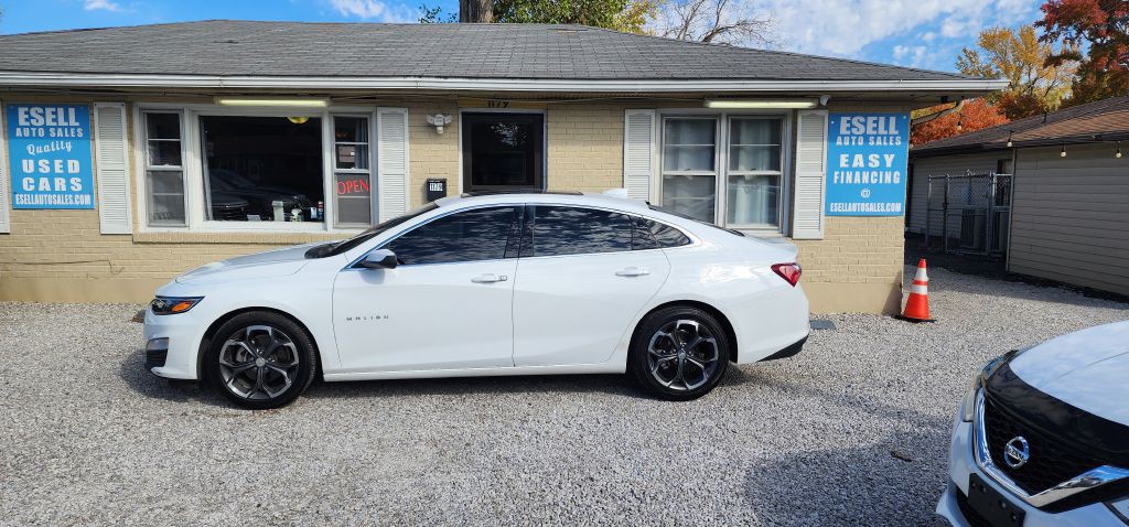 2021 Chevrolet Malibu Image 2