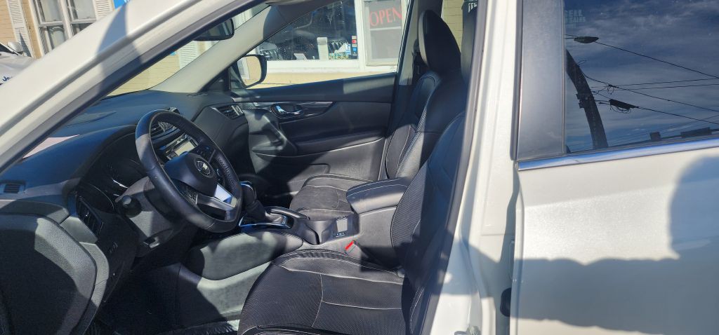 2020 Nissan Rogue Image 13