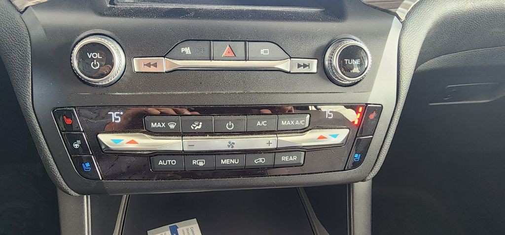 2020 Ford Explorer Image 14