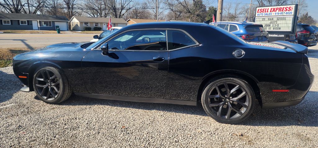 2022 Dodge Challenger Image 2