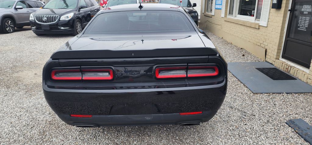 2022 Dodge Challenger Image 12