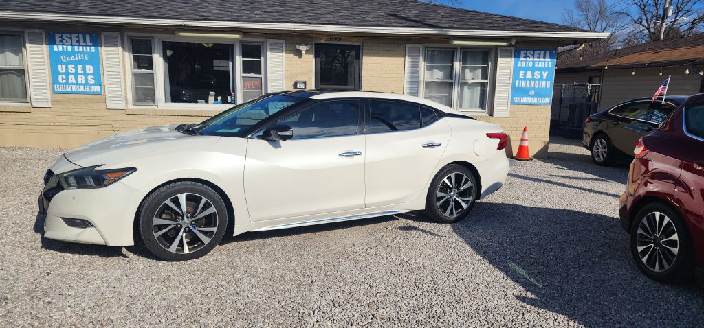 2017 Nissan Maxima Image 1