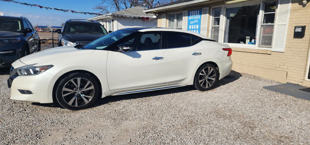 2017 Nissan Maxima Image 3
