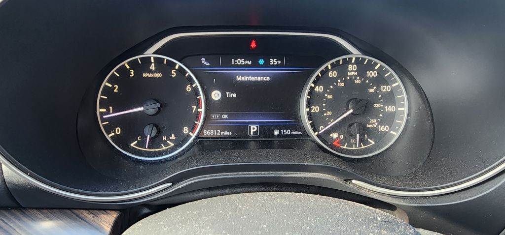 2017 Nissan Maxima Image 11