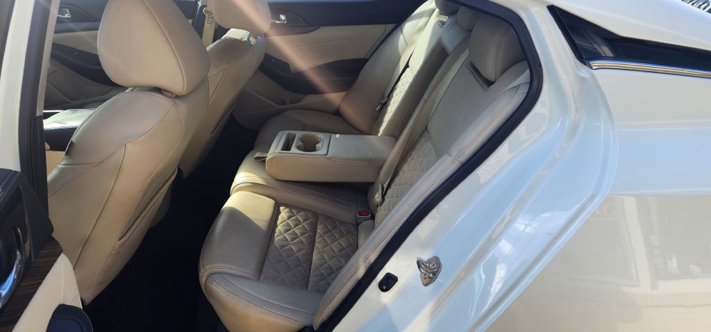 2017 Nissan Maxima Image 16