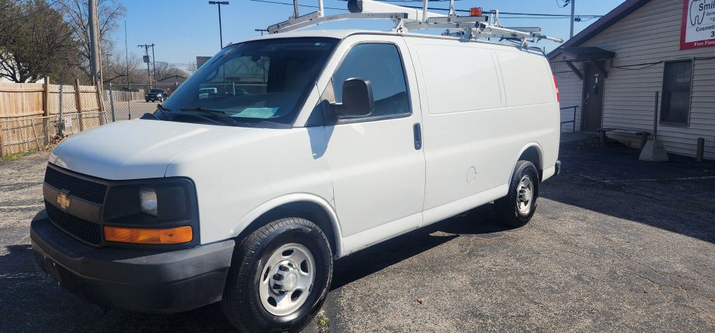 2015 Chevrolet Express Image 2