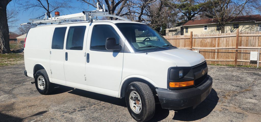 2015 Chevrolet Express Image 4