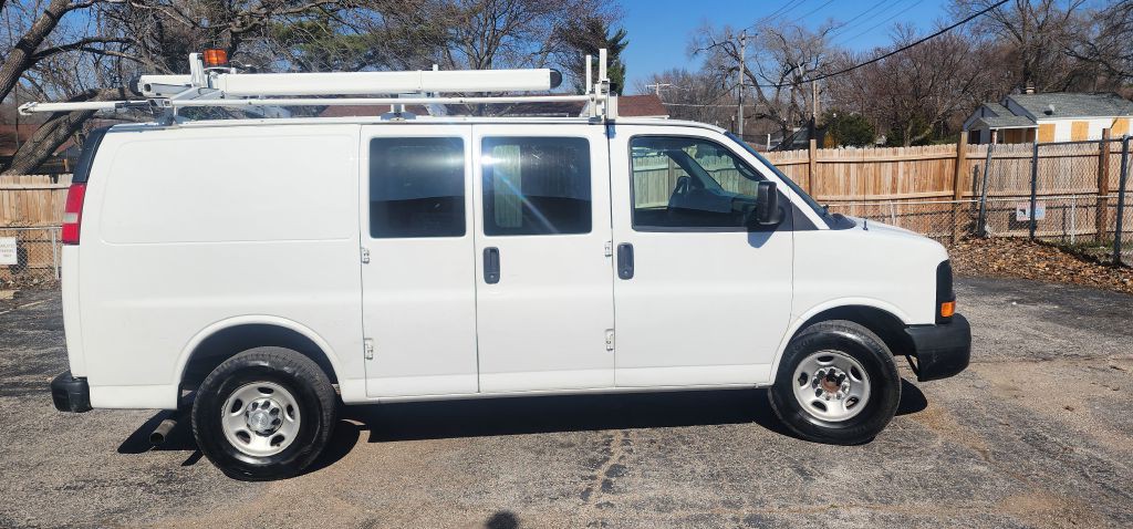 2015 Chevrolet Express Image 5