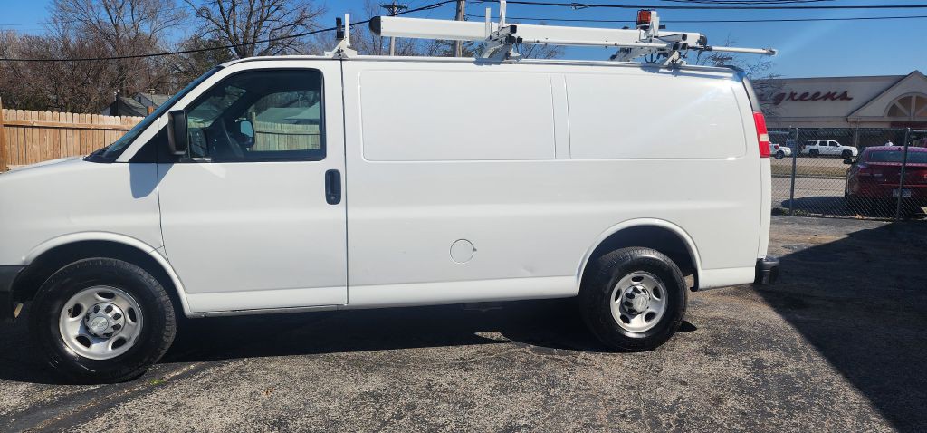 2015 Chevrolet Express Image 9
