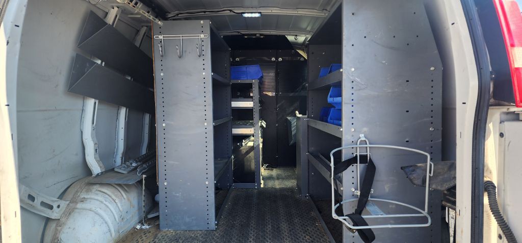 2015 Chevrolet Express Image 17