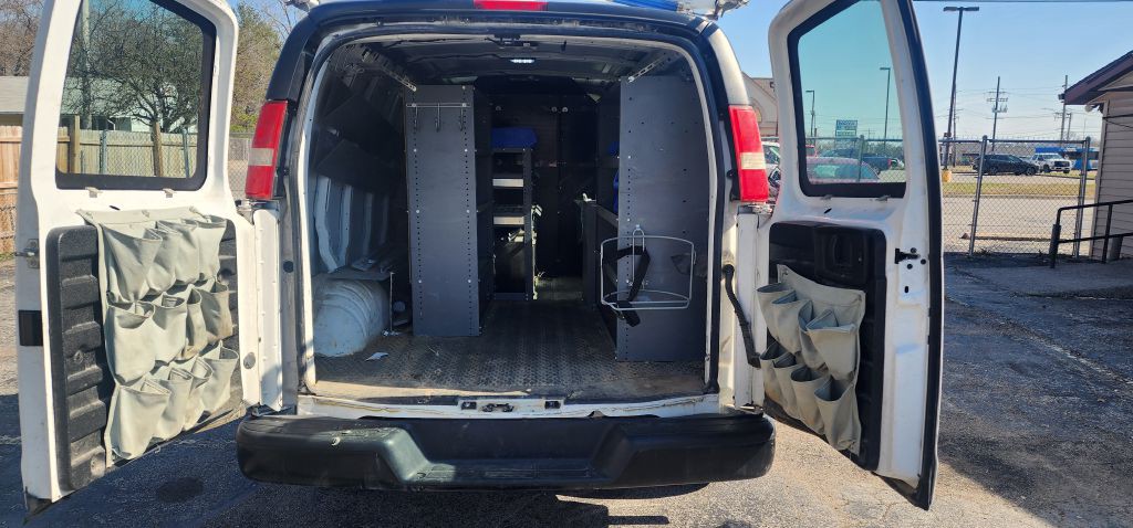 2015 Chevrolet Express Image 18