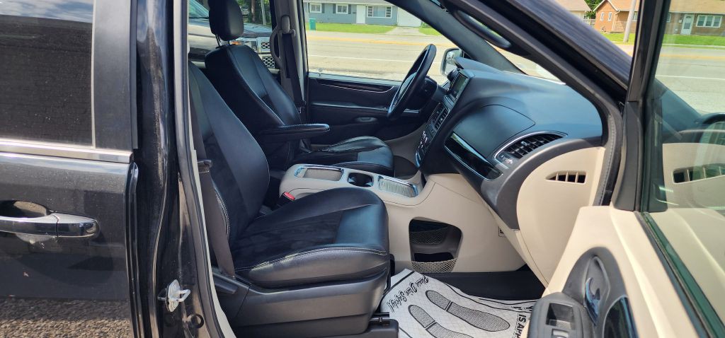 2017 Dodge Grand Caravan Image 12