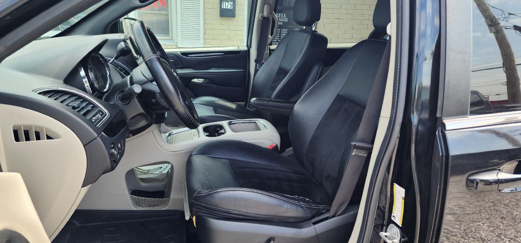 2017 Dodge Grand Caravan Image 16