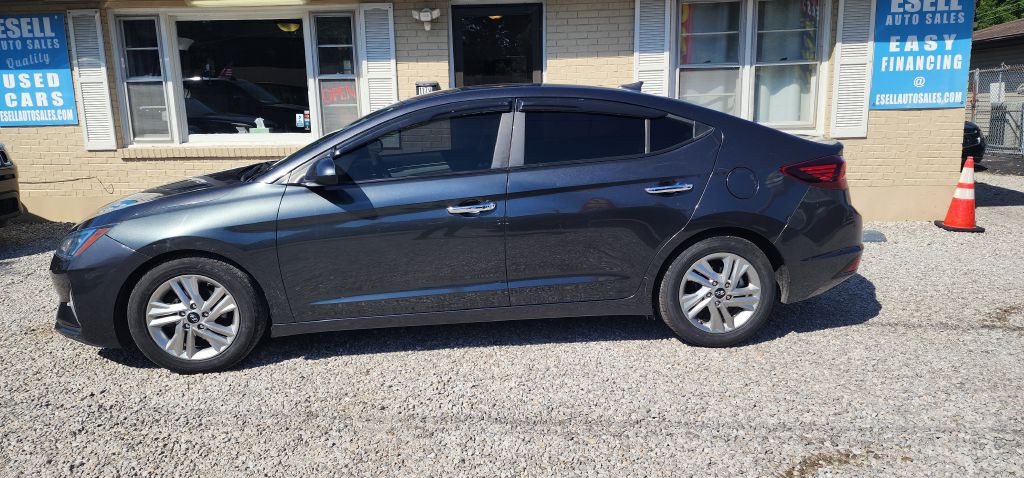 2020 Hyundai Elantra Image 3