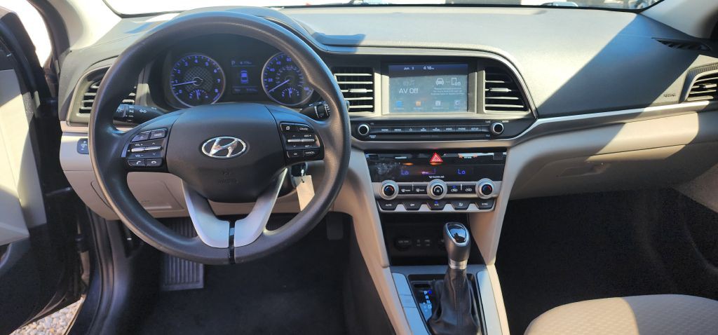 2020 Hyundai Elantra Image 12