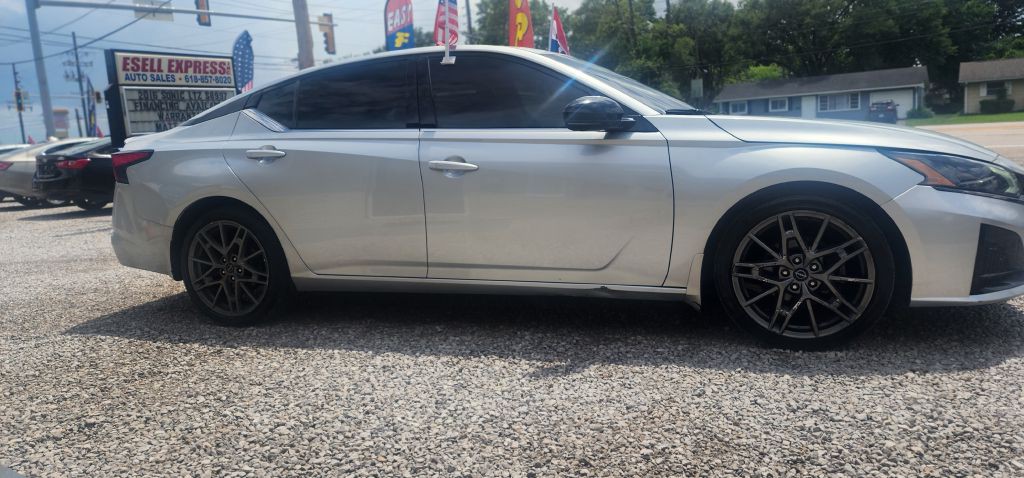 2023 Nissan Altima Image 11