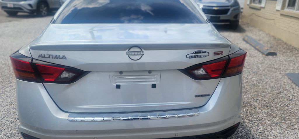 2023 Nissan Altima Image 12