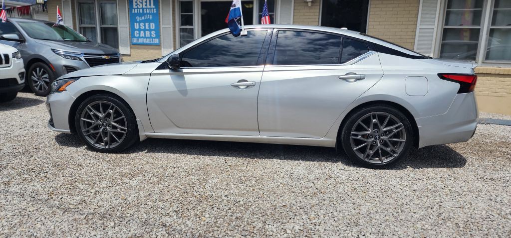 2023 Nissan Altima Image 14
