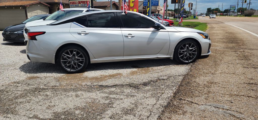 2023 Nissan Altima Image 25