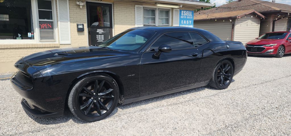 2016 Dodge Challenger Image 4