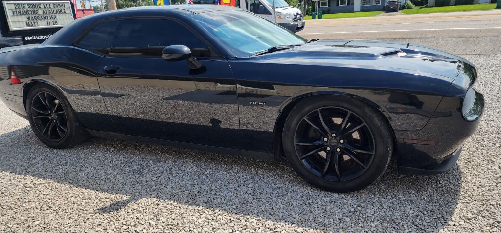 2016 Dodge Challenger Image 9