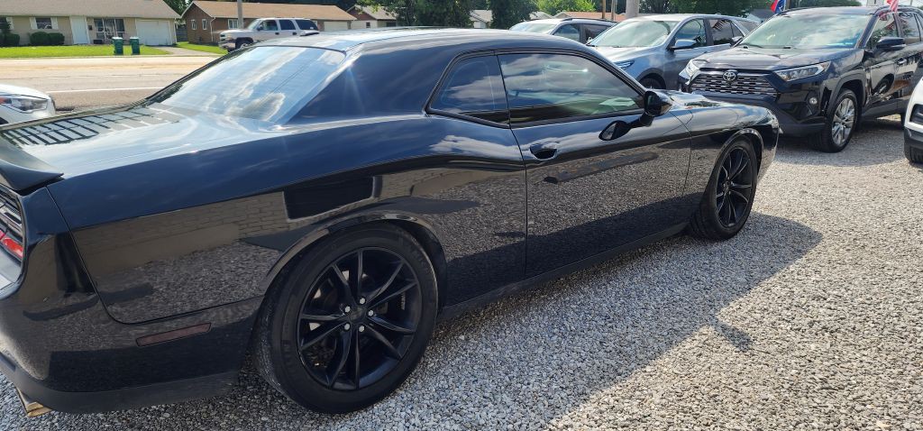 2016 Dodge Challenger Image 10