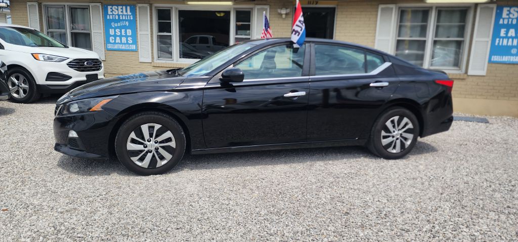 2022 Nissan Altima Image 2