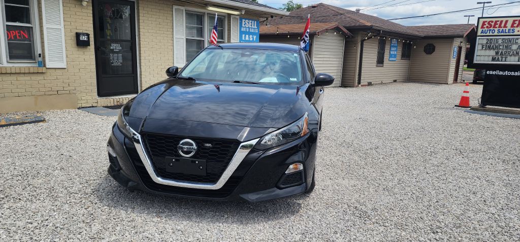 2022 Nissan Altima Image 10