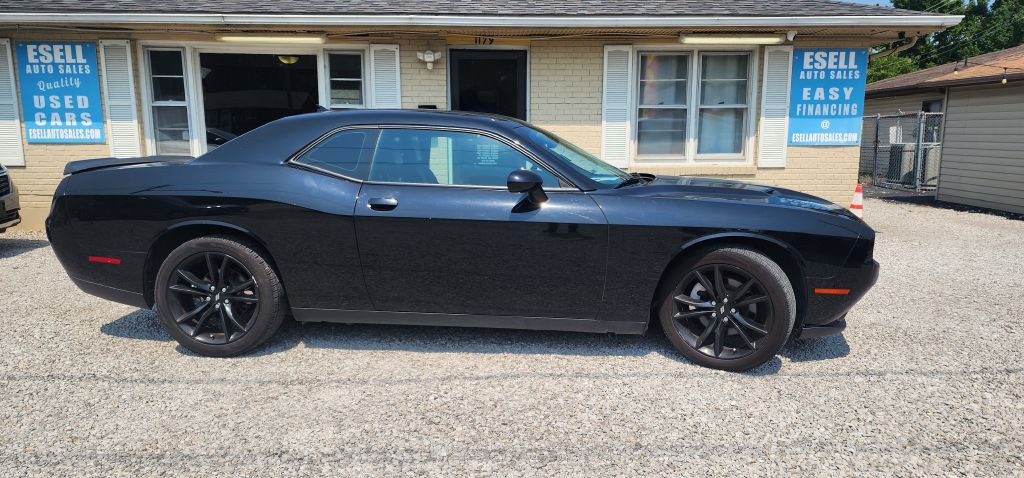 2017 Dodge Challenger Image 11