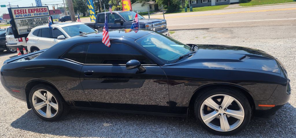 2016 Dodge Challenger Image 11