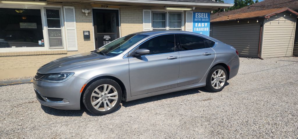 2016 Chrysler 200 Image 3