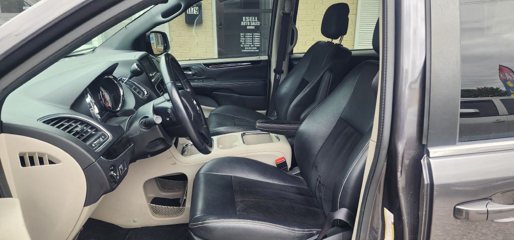2017 Dodge Grand Caravan Image 6