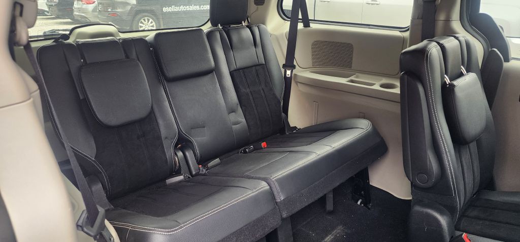 2017 Dodge Grand Caravan Image 11