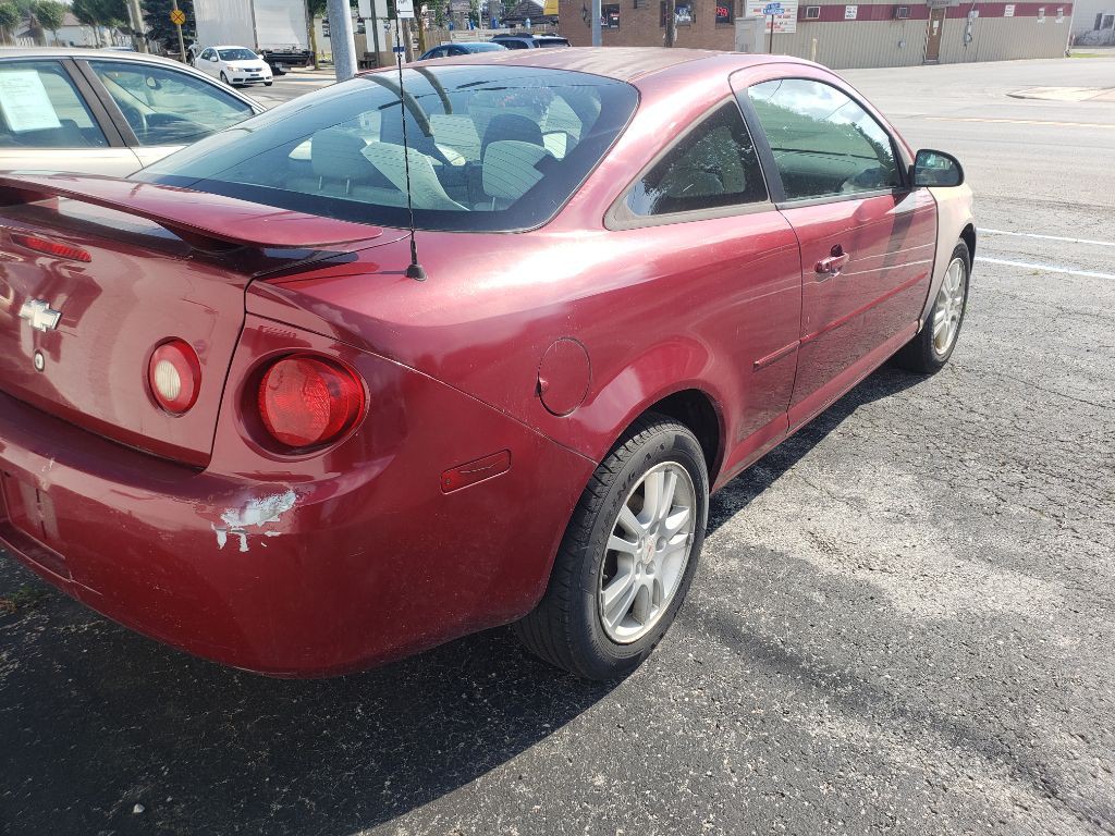 2007 Chevrolet Cobalt Image 2