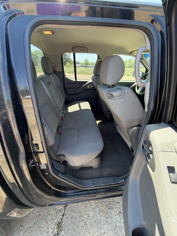 2006 Nissan Frontier Image 8