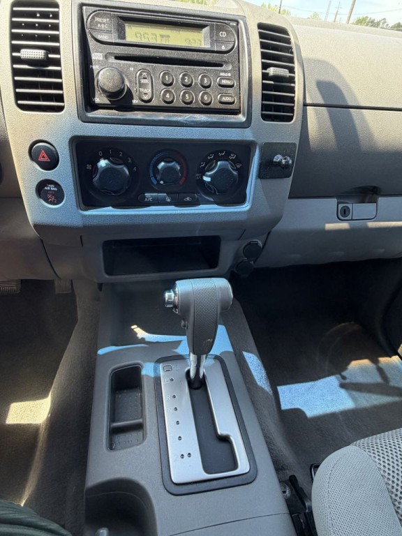 2006 Nissan Frontier Image 12
