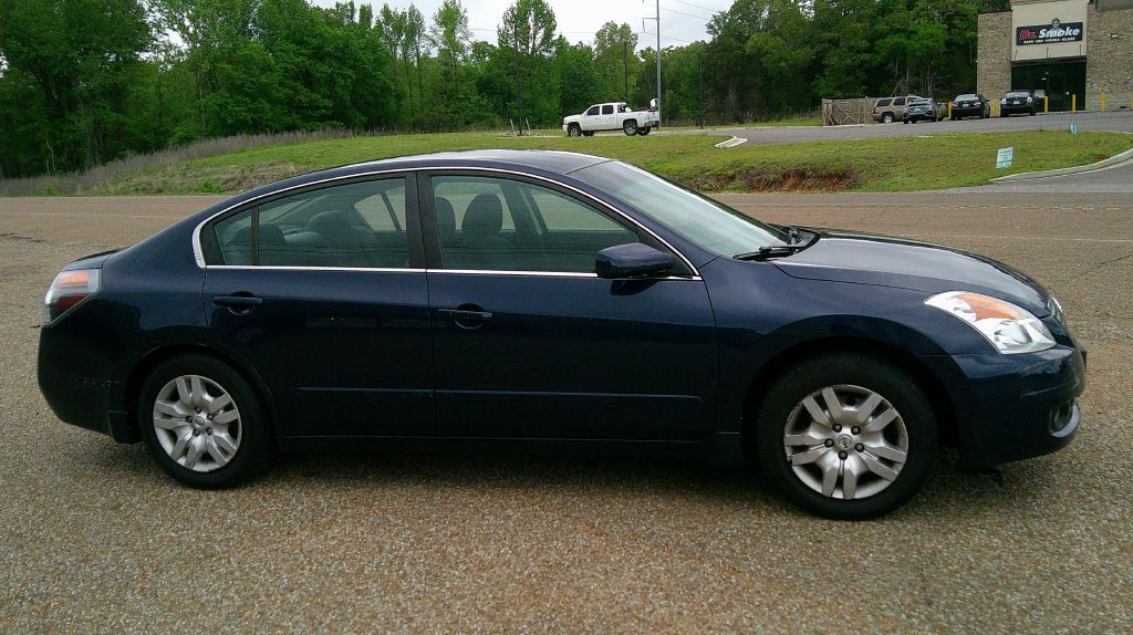 2009 Nissan Altima Image 2
