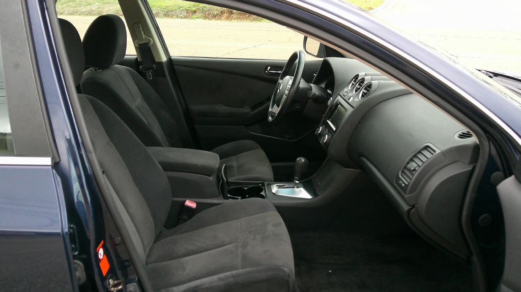2009 Nissan Altima Image 10