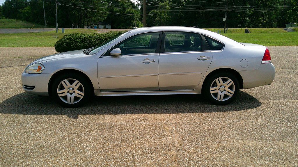 2016 Chevrolet Impala Image 2
