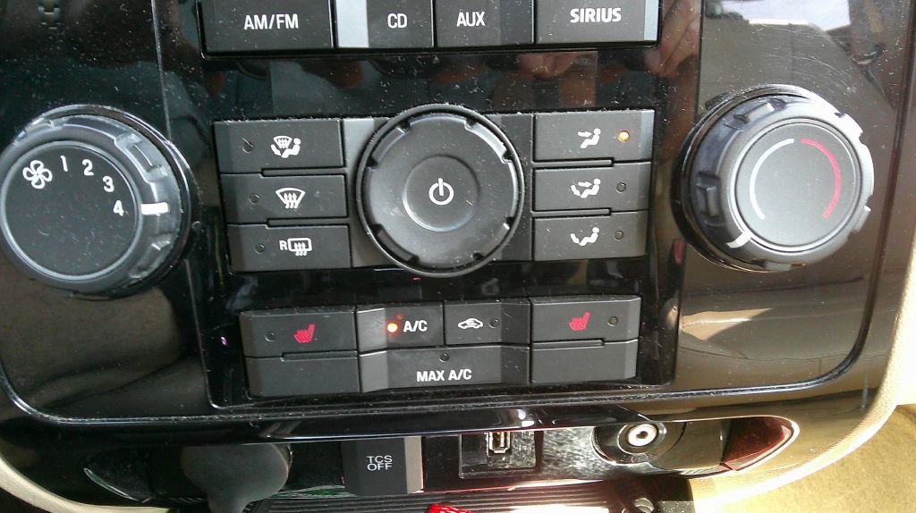2011 Ford Escape Image 16