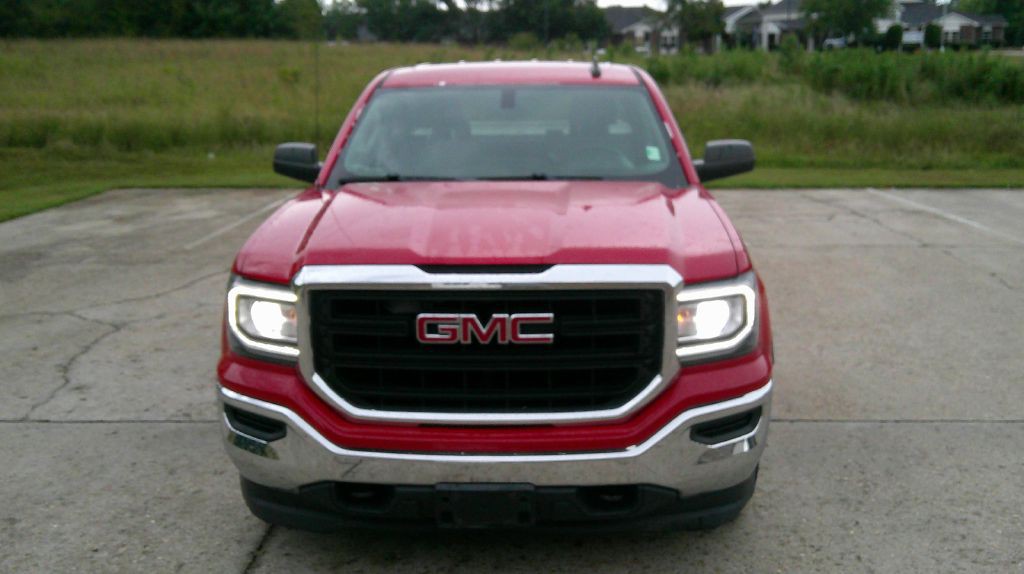2017 GMC Sierra Image 2