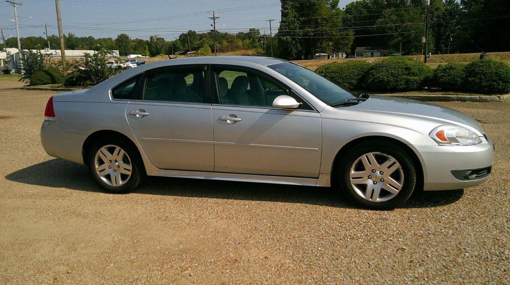 2011 Chevrolet Impala Image 3