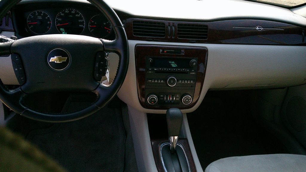 2011 Chevrolet Impala Image 8